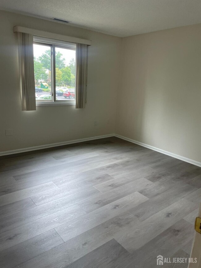 Building Photo - 414 Ravens Crest Dr