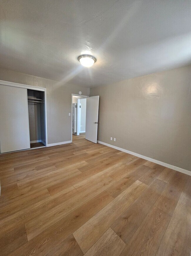 Building Photo - 7186 Central Ave