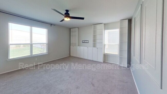 Building Photo - 1608 Hinckley Ave