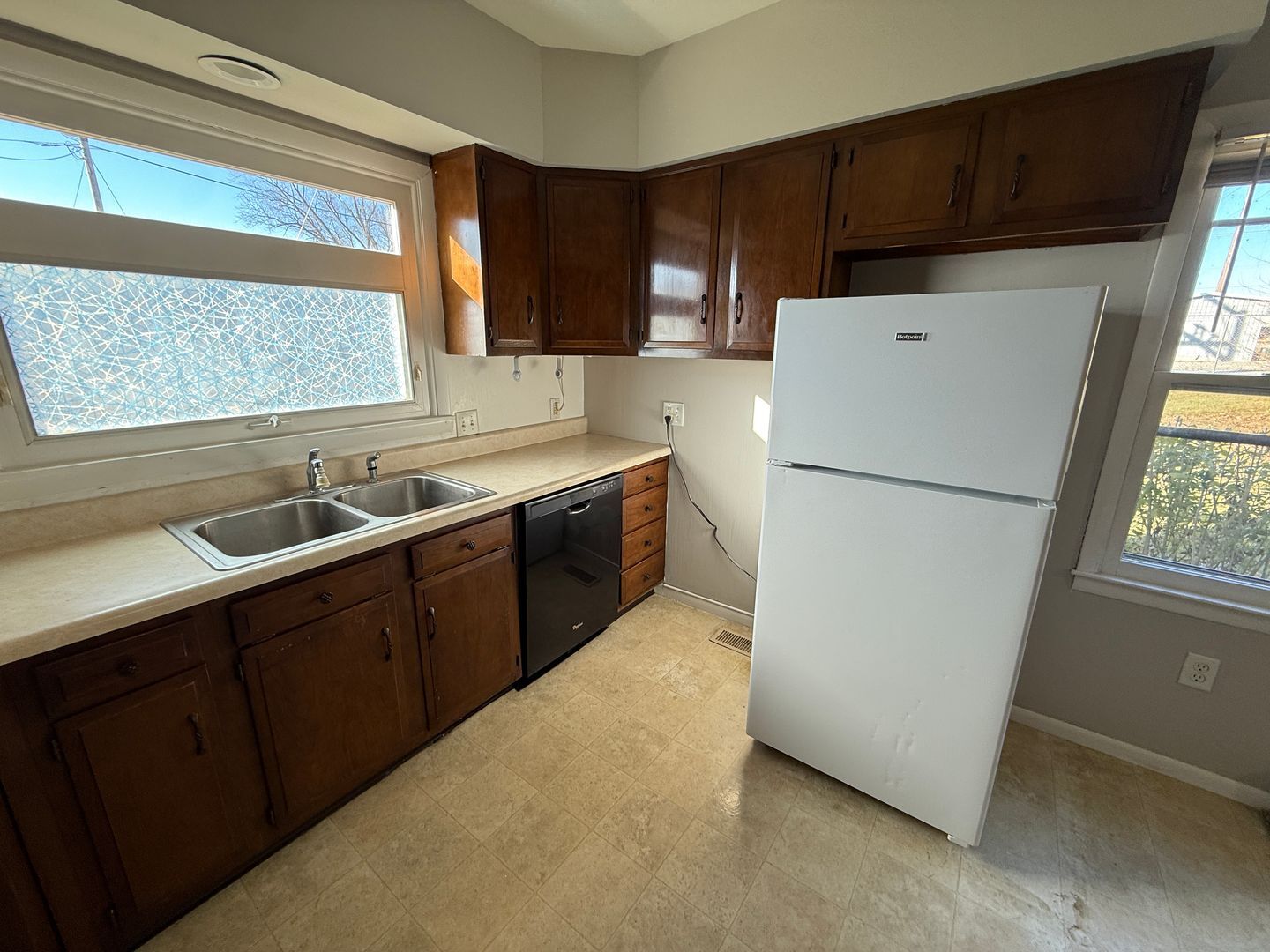 Building Photo - 1435 Viola Ave