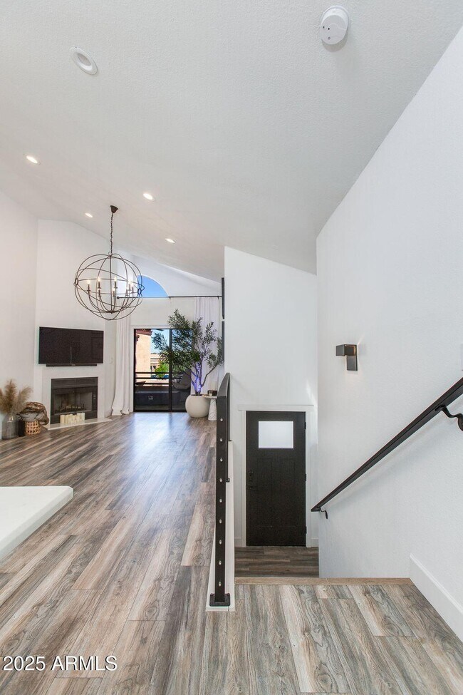 Building Photo - 10301 N 70th St