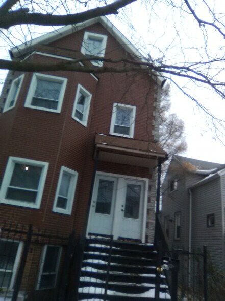 Building Photo - 846 N Mozart St