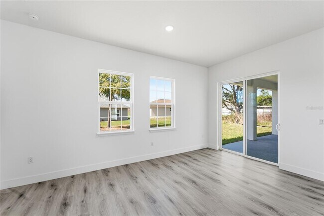Building Photo - 2600 SW 146th Pl Rd