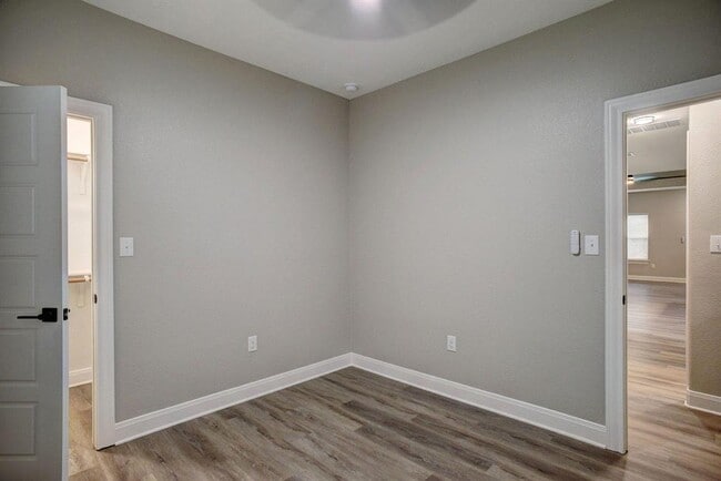 Building Photo - 123 S Kanaio Dr