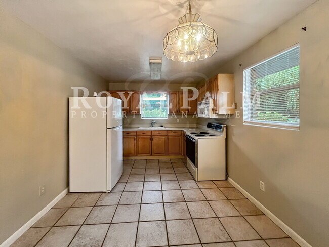 Building Photo - You Had Me at Bonita — 1Bed, 1Bathroom, w/ $400 Move-In Perk!