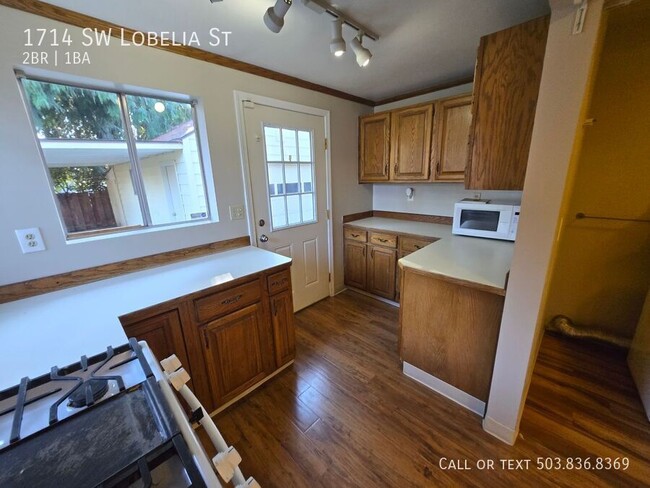 Building Photo - Charming two bedroom one bathroom home in ...