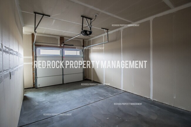 Building Photo - 203 Woodlawn Ln