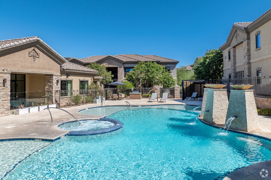 Resort-Style Pool and Spa - The Canyons at Linda Vista Trail