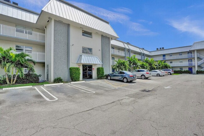 Primary Photo - 3000 Riverside Dr