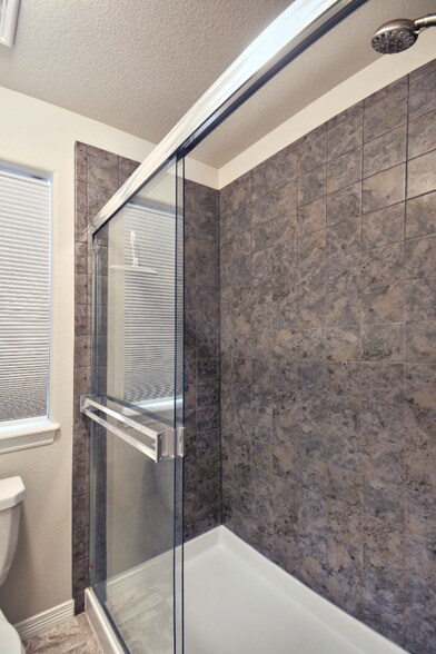 Building Photo - 6161 Mumford Dr.