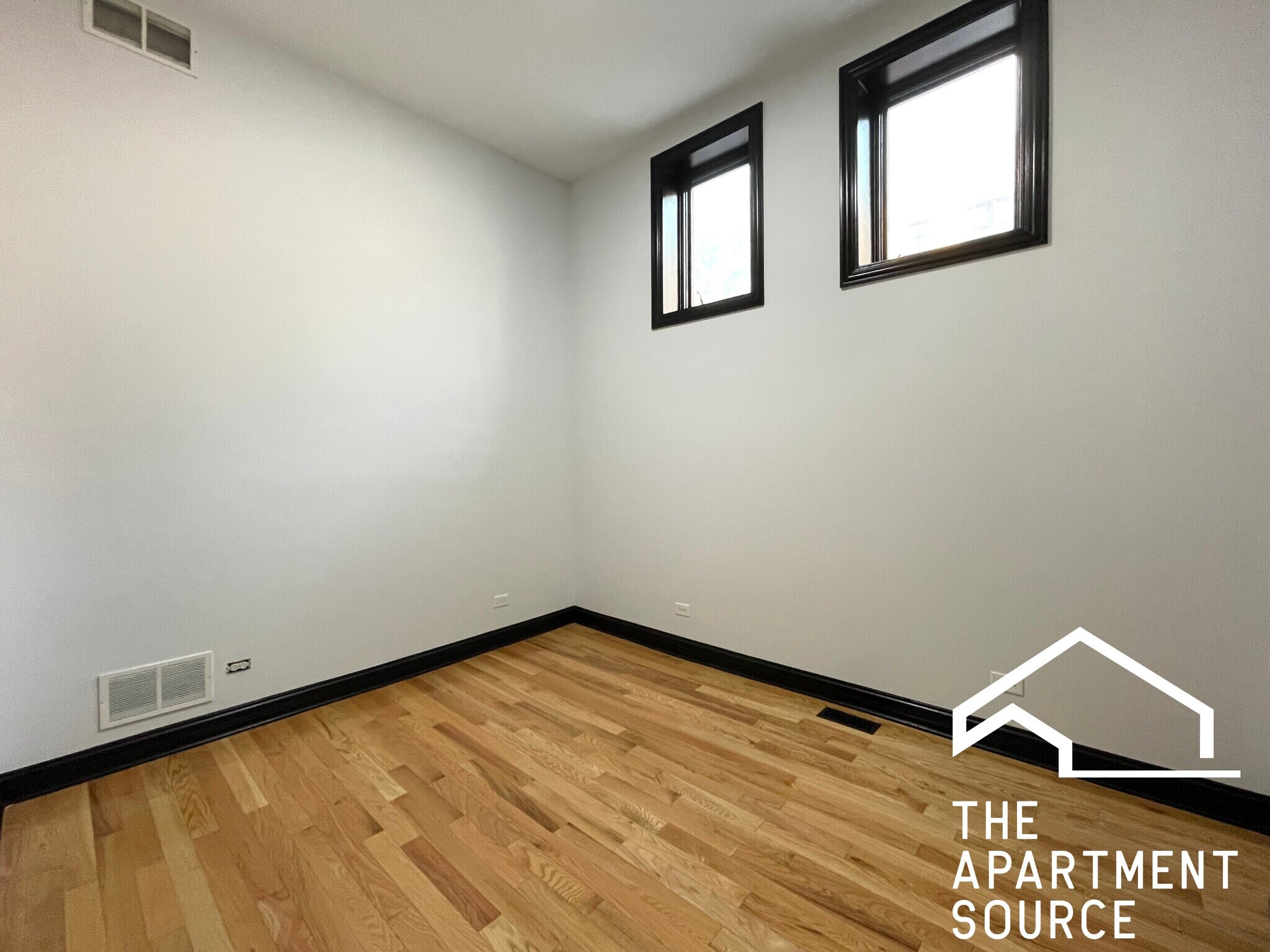 Building Photo - 2842 W Augusta Blvd