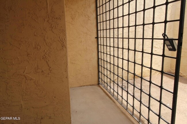 Building Photo - 10711 Ivanhoe Dr