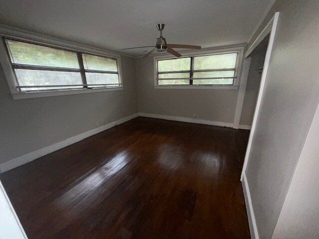 Building Photo - 1318 Oak St