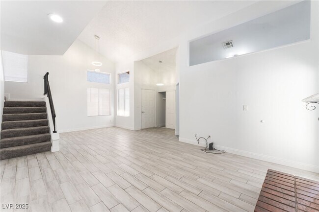 Building Photo - 3951 Steinbeck Dr