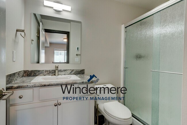 Building Photo - 2 Bedroom 2 Bath Condo in Summerwind Community