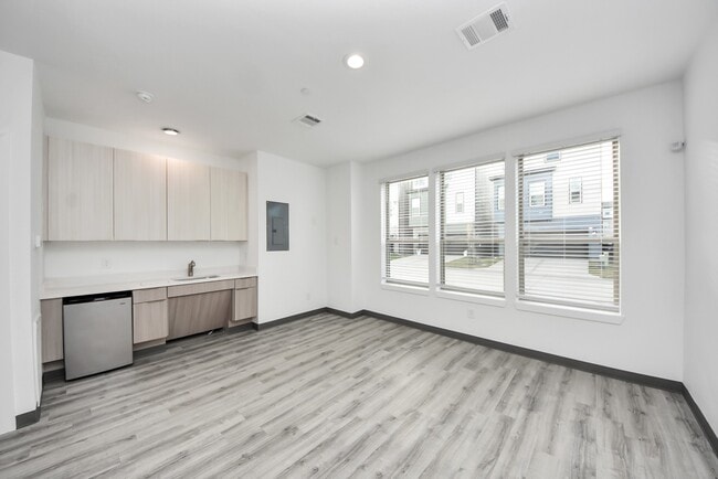 Building Photo - 18716 Centro Main St