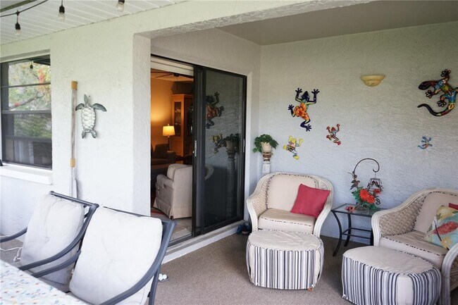 Building Photo - 2102 Hereford Dr