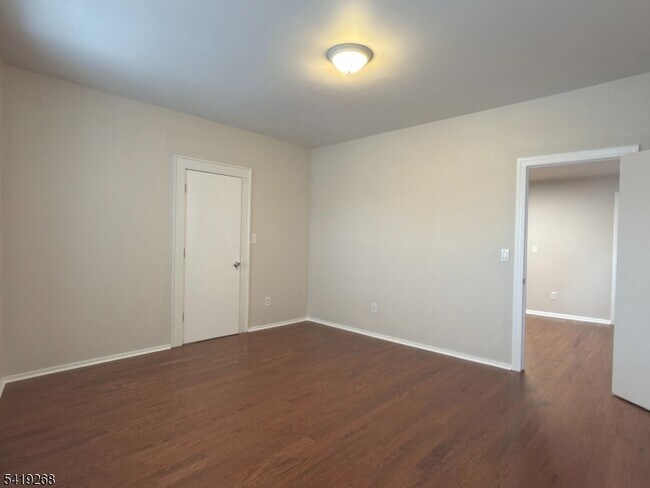 Building Photo - 39 Glenridge Ave