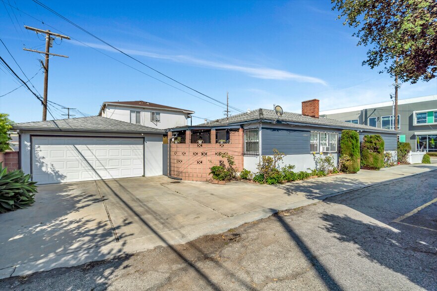 View from the backside - 12963 Panama St