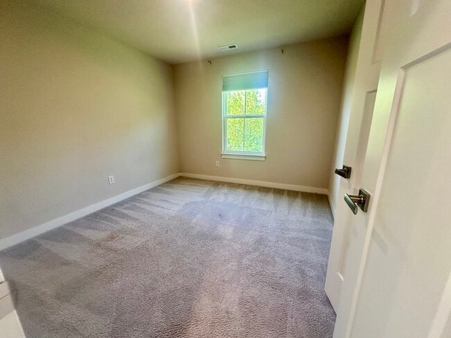 Building Photo - 2923 Hepburn Cir