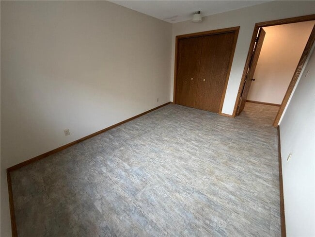 Building Photo - 314 5th St SW