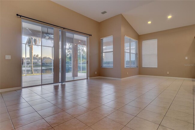 Building Photo - 10215 Evergreen Hill Dr
