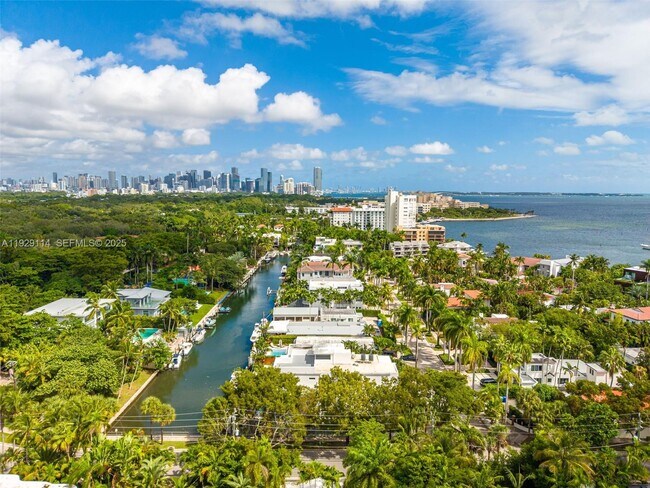 Building Photo - 1815 Fairhaven Pl