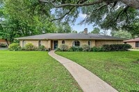 Building Photo - 1109 Brookhollow Dr