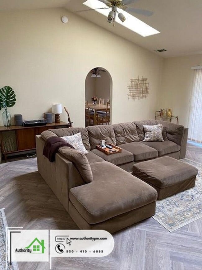 Building Photo - 3032 Stonecrest Pl