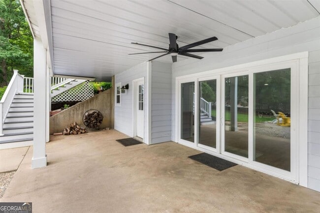 Building Photo - 1060 Old Rock Rd