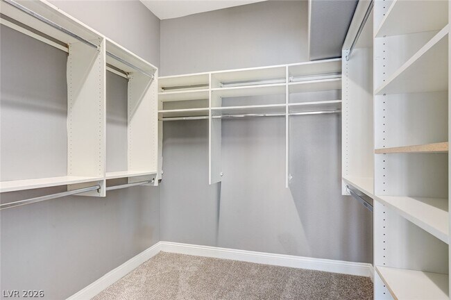 Building Photo - 3800 Beacon Point St