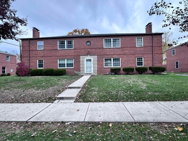 Building Photo - 2126 Harwitch Rd