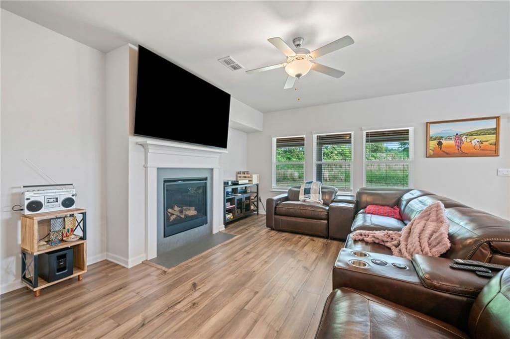 Building Photo - 5911 Green Ash Ct