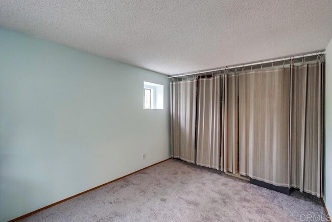 Building Photo - 9771 Mesa Springs Way
