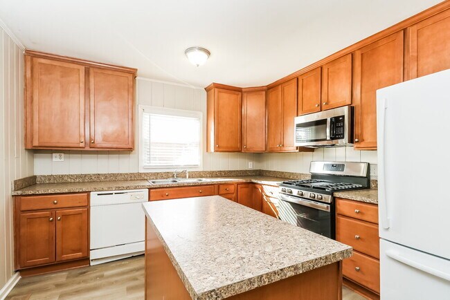 Building Photo - 2007 Garland Ave