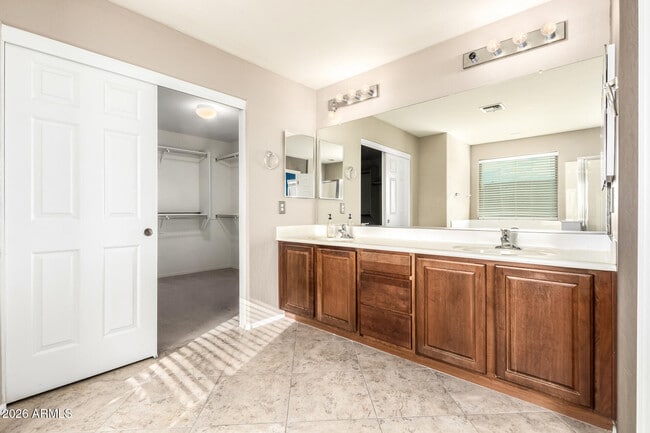 Building Photo - 19411 W Jefferson St