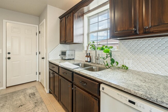 Building Photo - 208 Ramon Cardenas Dr