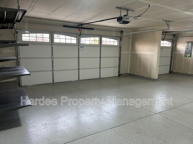 Building Photo - 7051 W Plateau Crk Dr