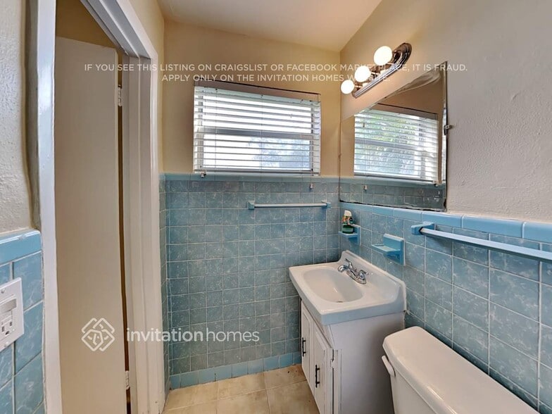 Building Photo - 6980 SW 30th St