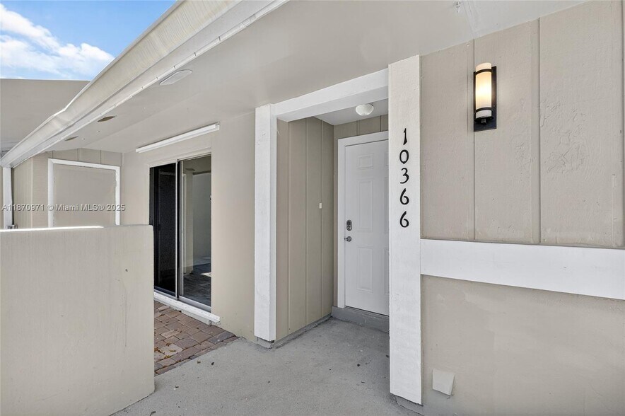 Building Photo - 10366 SW 208th Ln