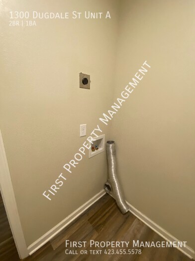 Building Photo - 1300 Dugdale St