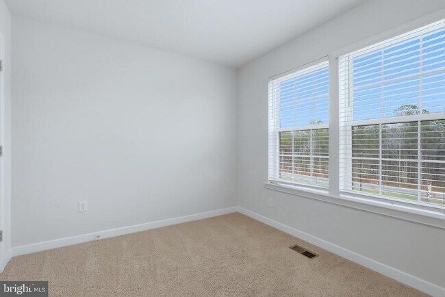 Building Photo - 369 Soft Rush Ln