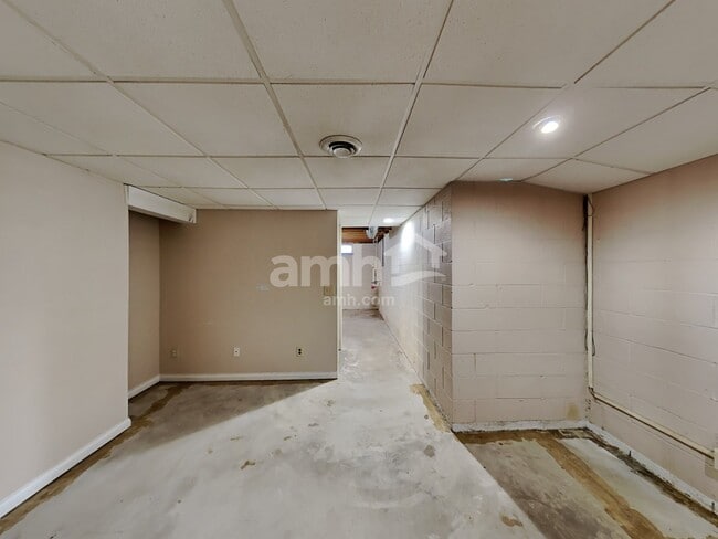 Building Photo - 650 Boulder Dr