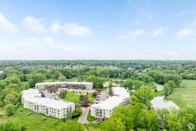 Building Photo - Pondview Apartments