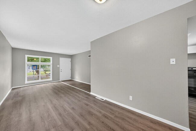Building Photo - 416 Crawford Rd