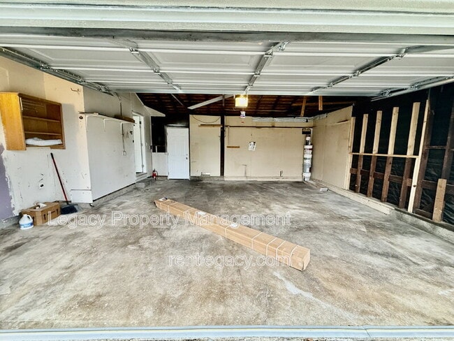 Building Photo - 6920 Demaret Dr