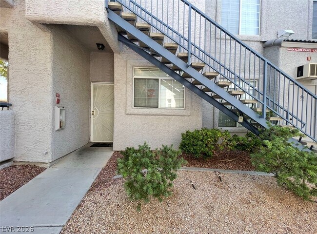 Building Photo - 2201 Ramsgate Dr