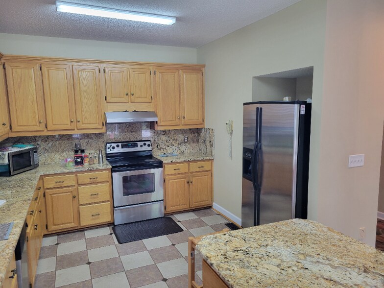 Building Photo - 310 Hillridge Cove