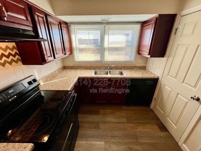 Building Photo - 242 Emerling Dr