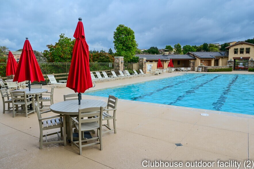 Building Photo - 1167 Vista Pointe Blvd